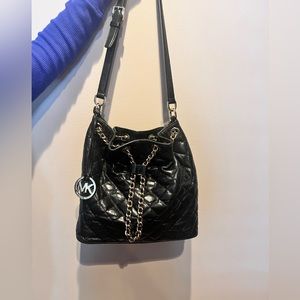 Women’s michael kors handbag